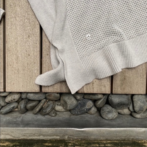 LULULEMON Grey Mesh Back Long Sleeve Crew Knit Top - Picture 4 of 5